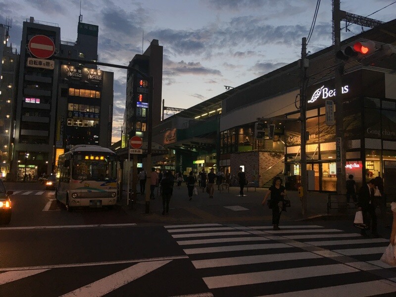 阿佐ヶ谷駅前の夜の雰囲気