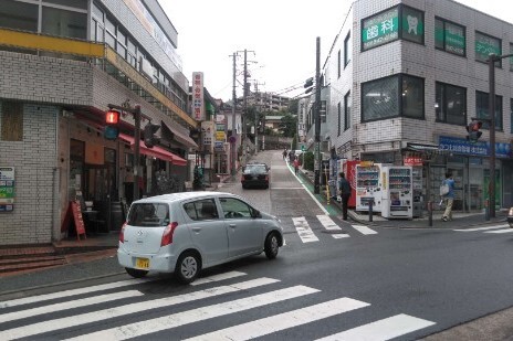 上大岡駅東側3