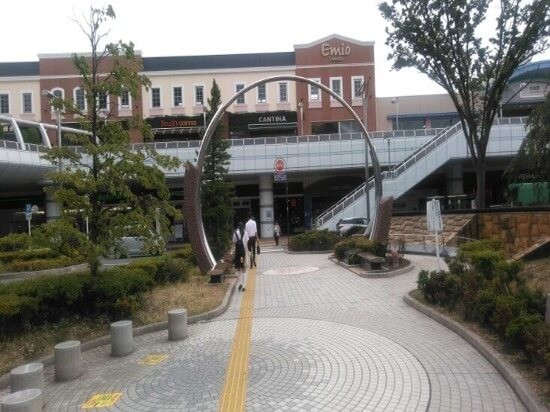 田無駅　駅ビルエミオ前