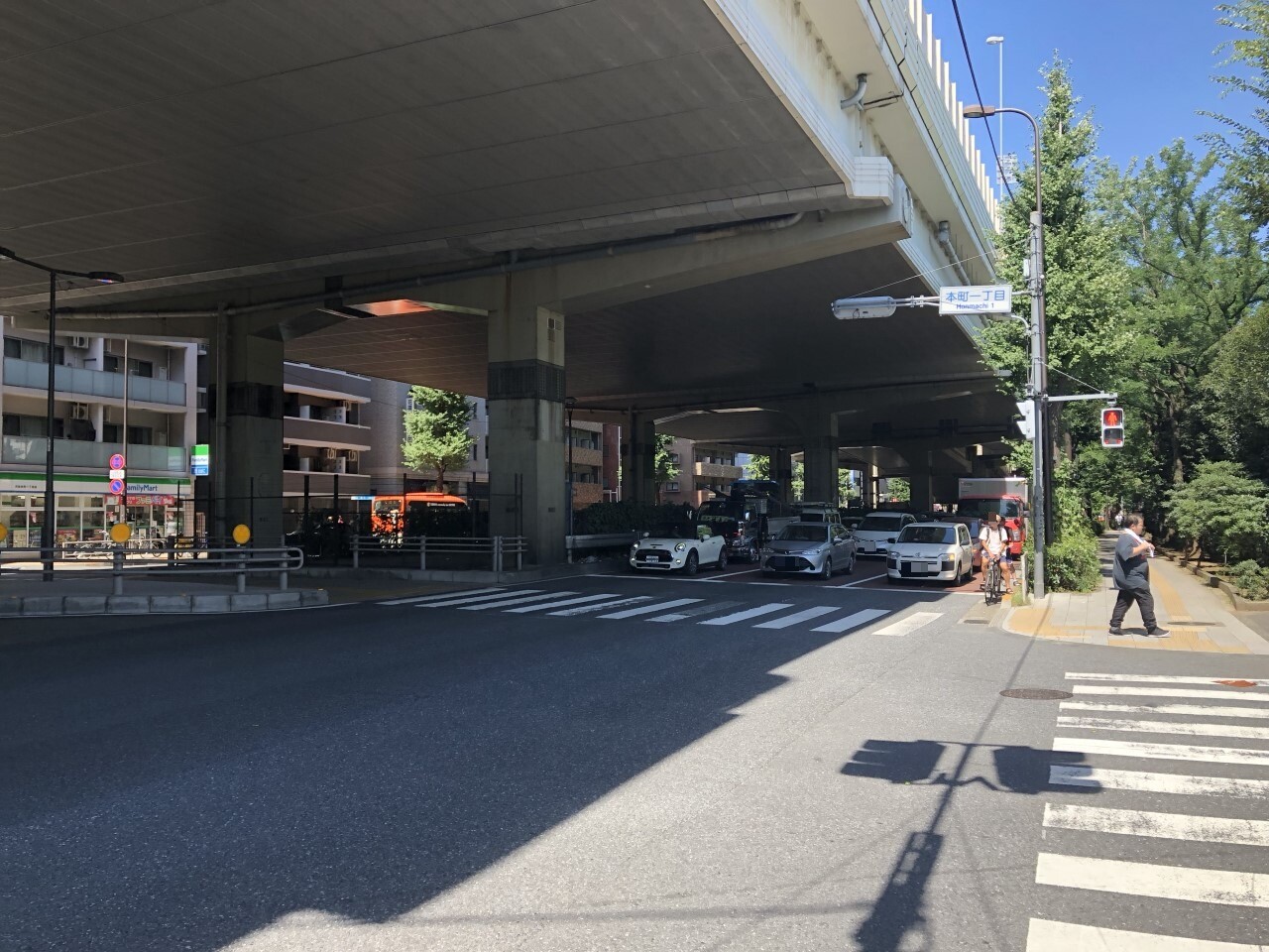 幡ヶ谷駅北側1