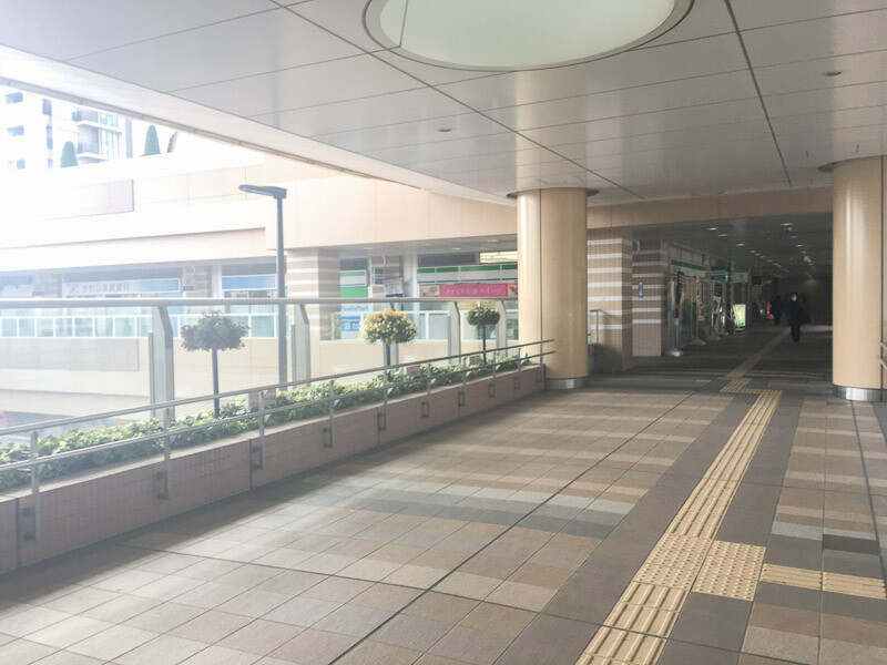 市川駅南側の様子