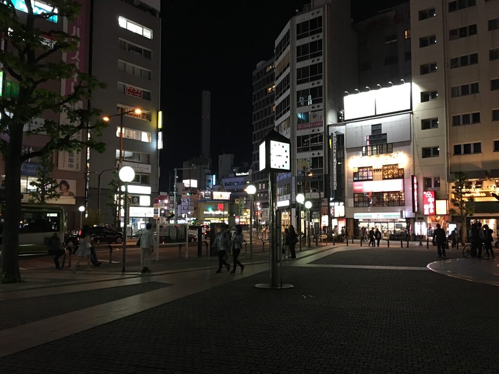 池袋西口公園の夜の風景