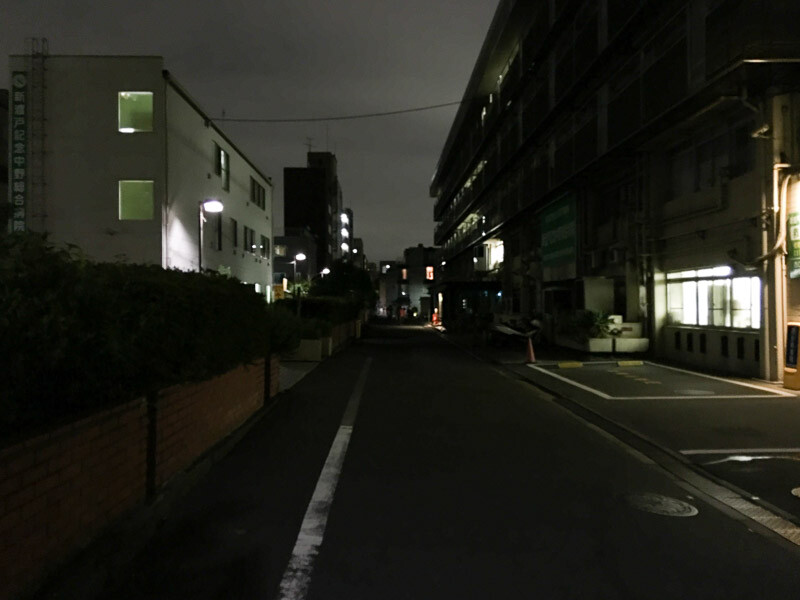 住宅街の夜道