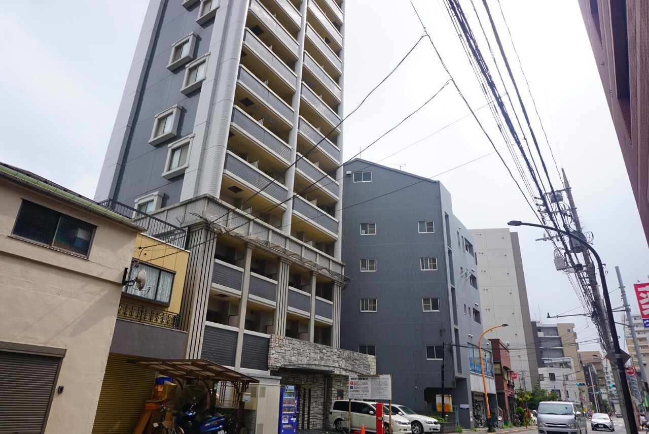 大通り沿いマンション