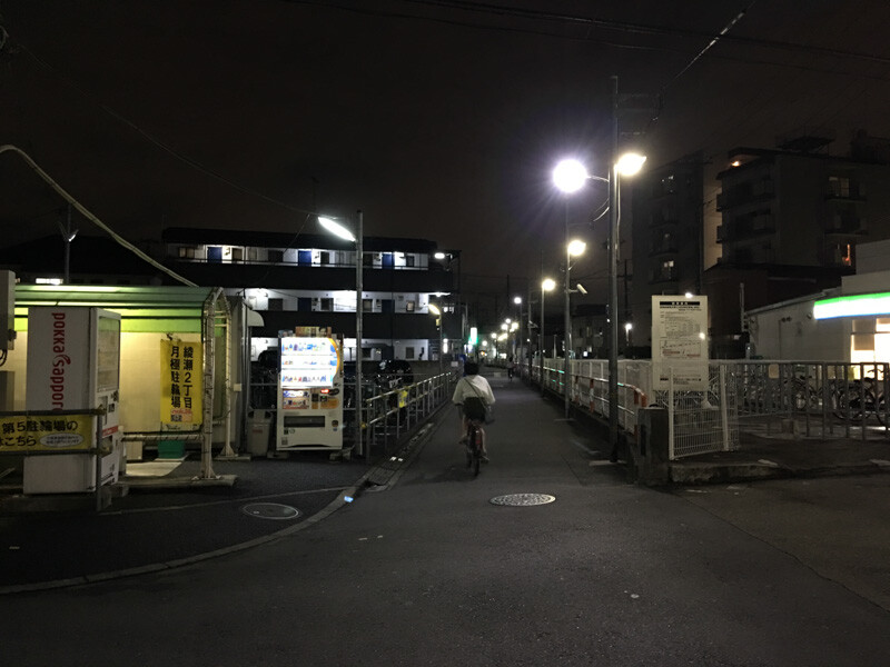 綾瀬駅周辺の夜の住宅街