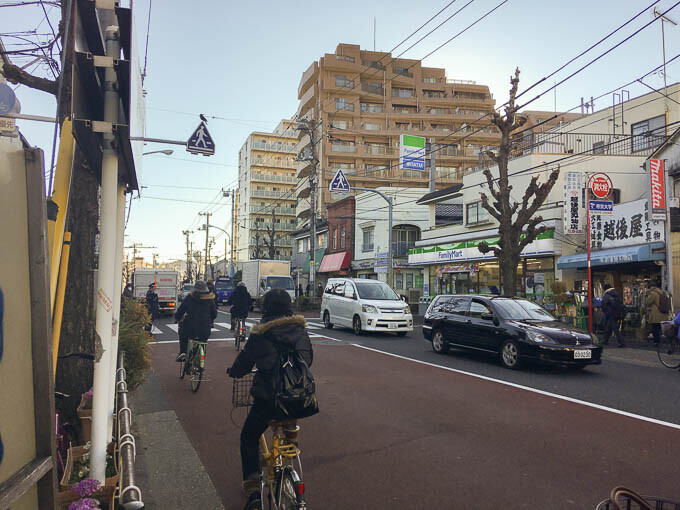 十条駅周辺の大通り