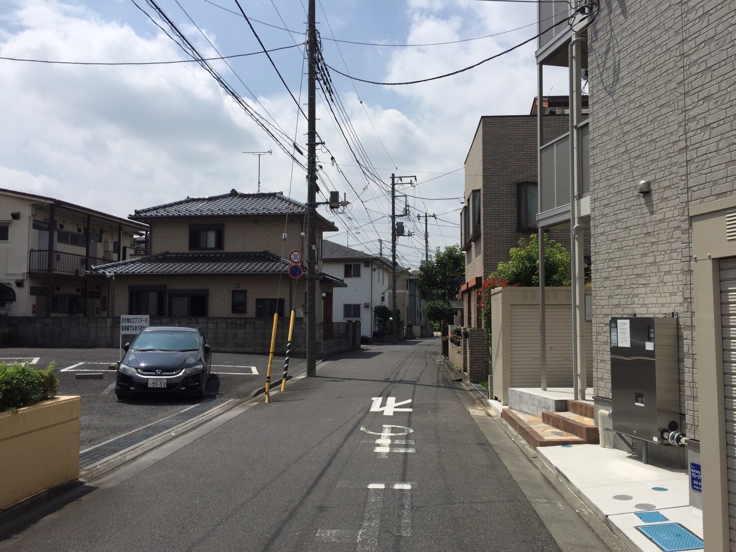 大通りの路地