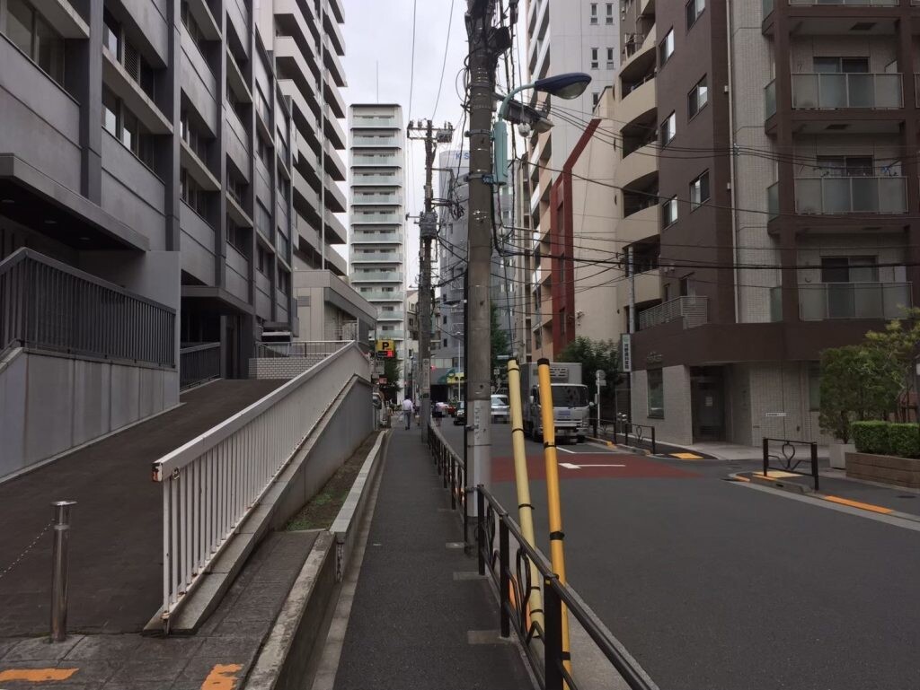 春日駅西側7