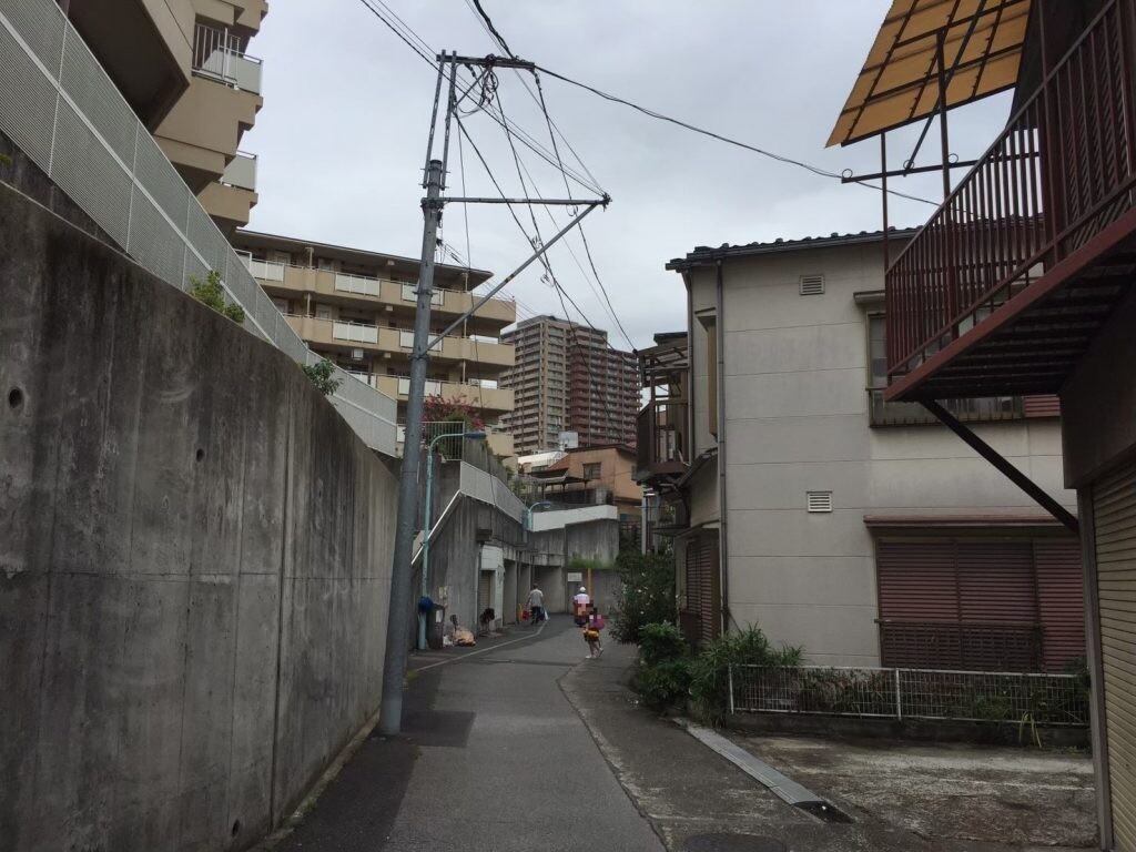 春日駅東側5