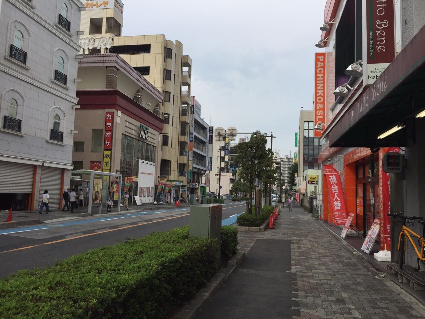 南浦和駅前の通り-1