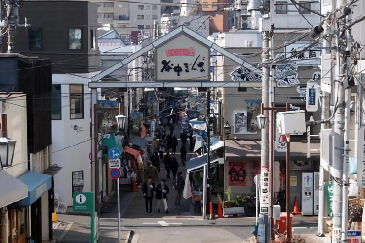 日暮里駅西側3