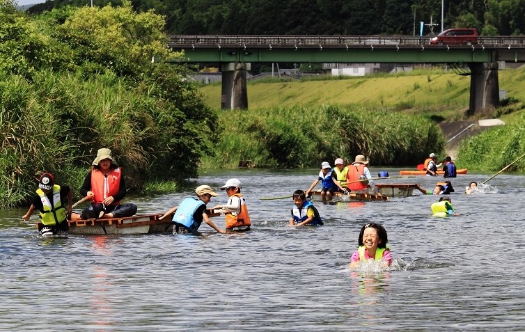 肝付町での川遊び